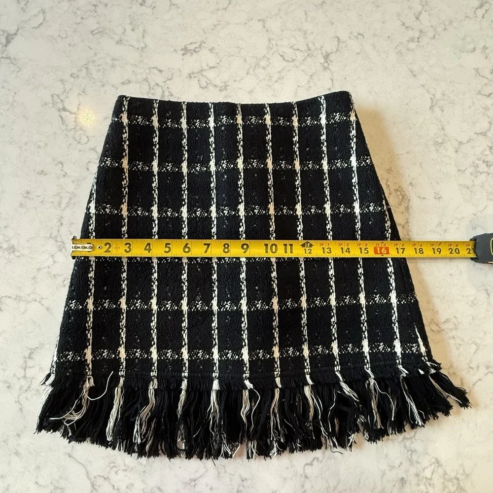 Tory Burch Skirt Size 0 • Black White Plaid Textured Tweed Fringe Hem • Side Zip